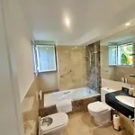 Apartmán Beachfront 2 Bd & Private Garden *