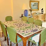 Beachfront 2 Bd & Private Garden * Марбелья