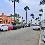 Beachfront 2 Bd & Private Garden Apartmán Marbella