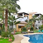 Beachfront 2 Bd & Private Garden Marbella