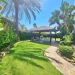 Apartmán Beachfront 2 Bd & Private Garden *
