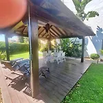 Beachfront 2 Bd & Private Garden Apartmán