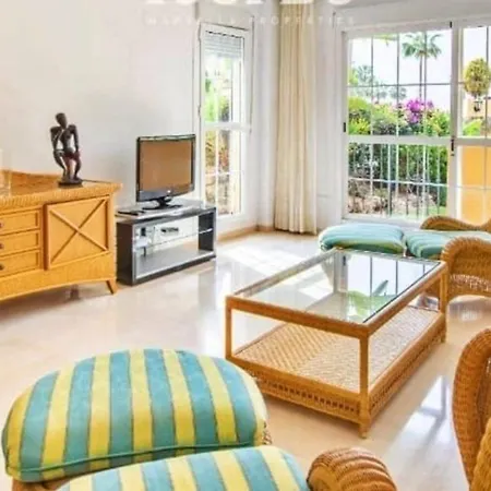 Apartman Beachfront 2 Bd & Private Garden Marbella