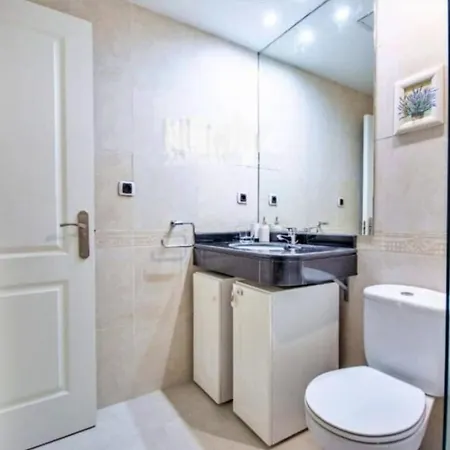 Apartman Beachfront 2 Bd & Private Garden Marbella