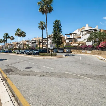 شقة Beachfront 2 Bd & Private Garden ماربيا