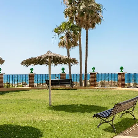 شقة Beachfront 2 Bd & Private Garden
