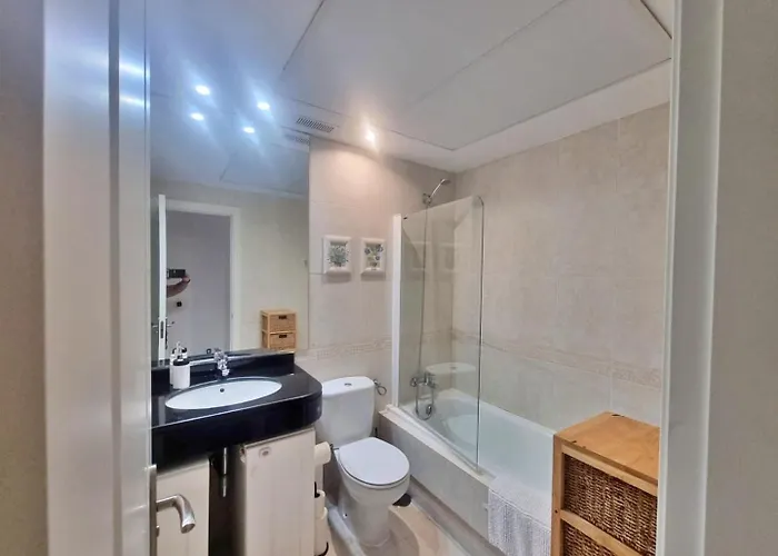 Beachfront 2 Bd & Private Garden * Marbella