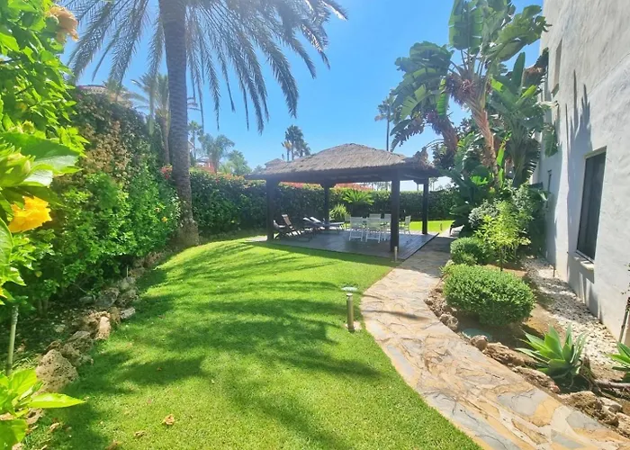Apartman Beachfront 2 Bd & Private Garden Marbella
