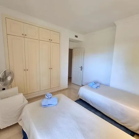 アパート Beachfront 2 Bd & Private Garden *