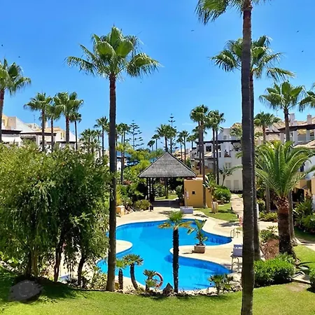Beachfront 2 Bd & Private Garden * マルベーリャ
